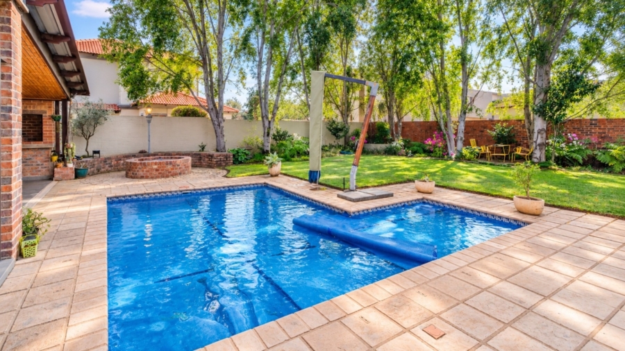 5 Bedroom Property for Sale in Xanadu Nature Estate North West